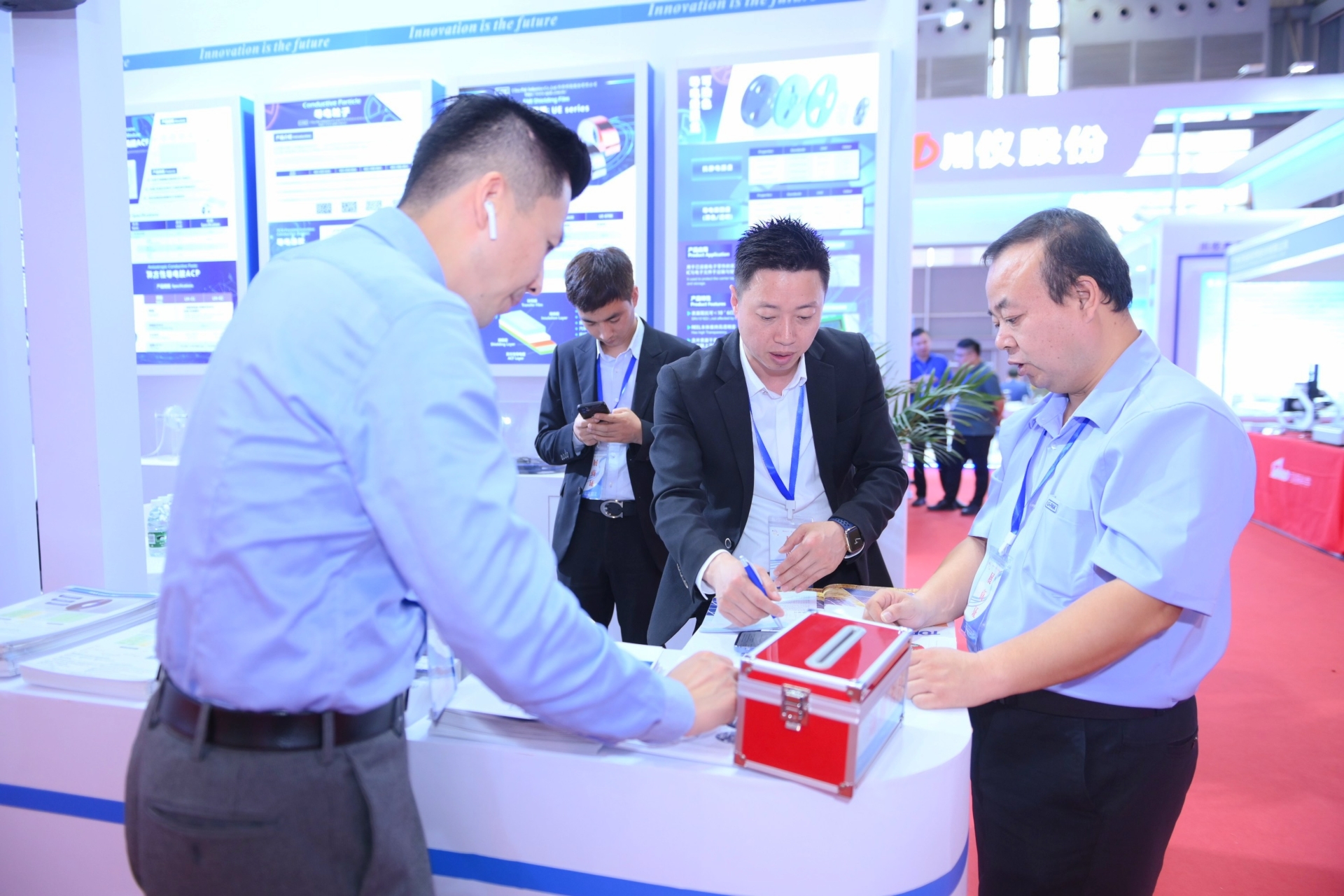 JUN_3369-opq419721464 (1).jpg JUN_3369-opq419721464 (1).jpg